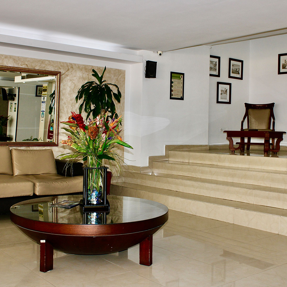 lobby_0000_IMG_7029